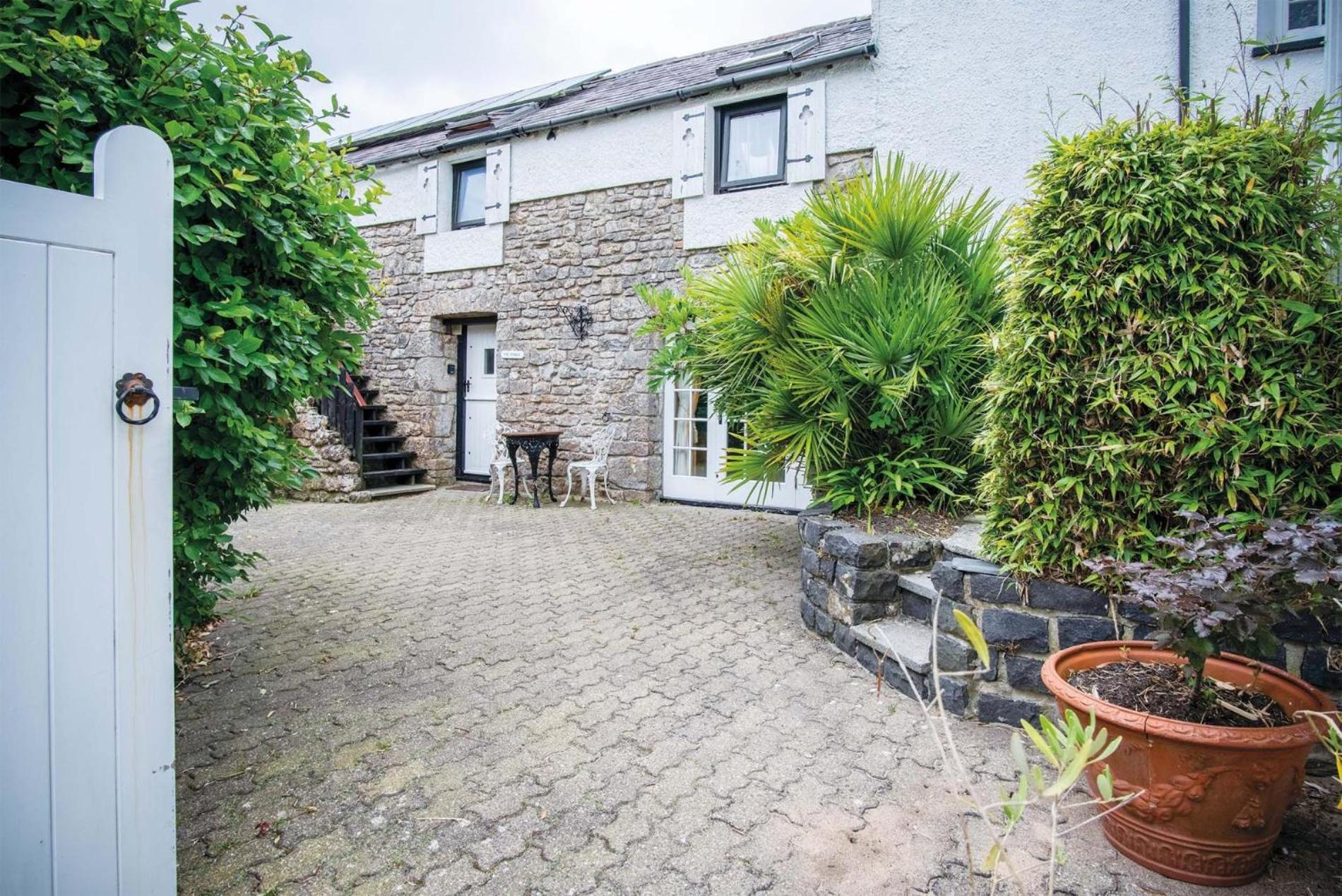 Hall House - 3 Bedroom Cottage - Saint Florence ภายนอก รูปภาพ